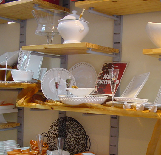 https://www.udizine.com/wp-content/uploads/2022/11/6inc-slatwall-wood-shelf-bracket-sw185sp-1.jpg